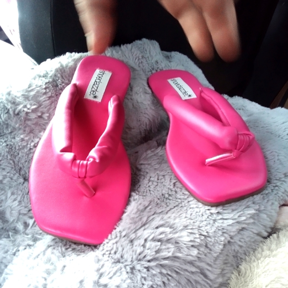 Flip flops - Picture 2 of 2